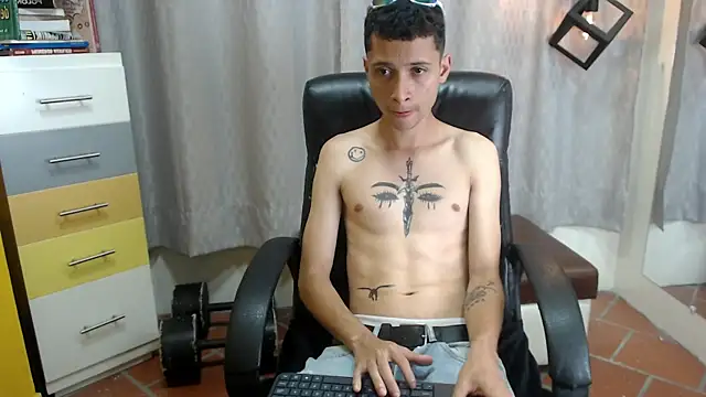 LucassSmith11 online show from May 2026 01:05:01 AM