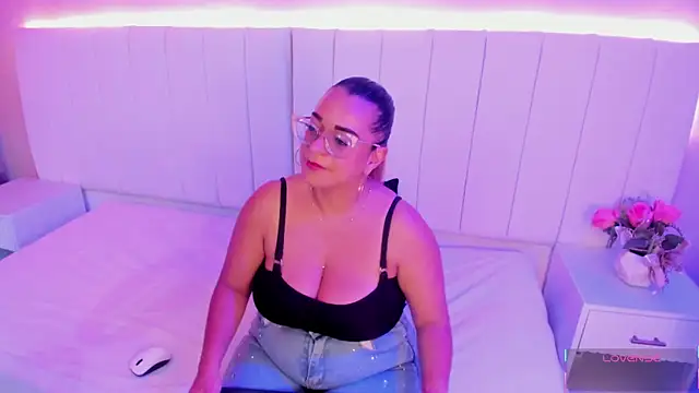 MHONIKBELUCCI online show from May 2026 03:29:01 PM