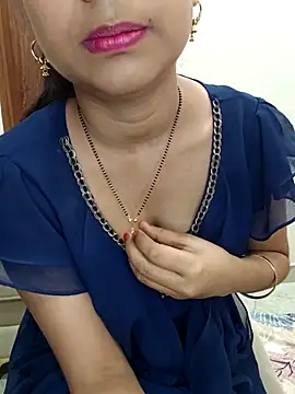 Snapshot of RESHMA01 chatting on March 2026 06:44:01 AM RESHMA01 online show from March 2026 06:44:01 AM