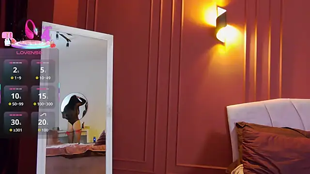 Snapshot of OliviaMazee chatting on December 2025 06:45:01 PM OliviaMazee online show from December 2025 06:45:01 PM