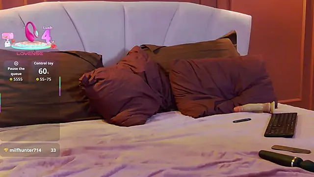 Snapshot of OliviaMazee chatting on December 2025 08:04:02 PM OliviaMazee online show from December 2025 08:04:02 PM