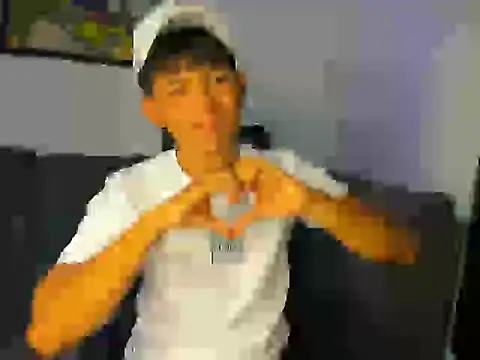 Mikke18 online show from December 2025 11:27:02 PM