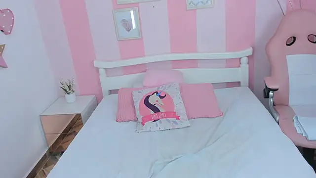 Amaia Monroe online show from December 2025 04:27:01 PM