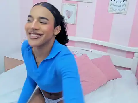 Snapshot of Amaia_Monroe chatting on December 2025 09:48:01 PM Amaia Monroe online show from December 2025 09:48:01 PM