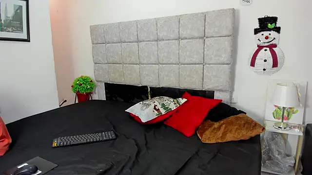 sofiia smith  online show from December 2025 09:23:01 PM