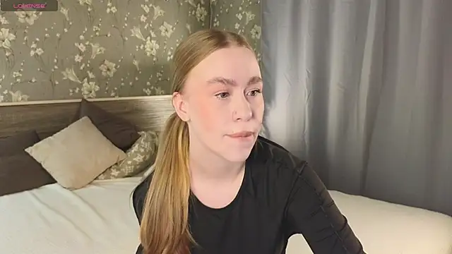 Lolly Kittyy online show from December 2025 01:12:02 PM