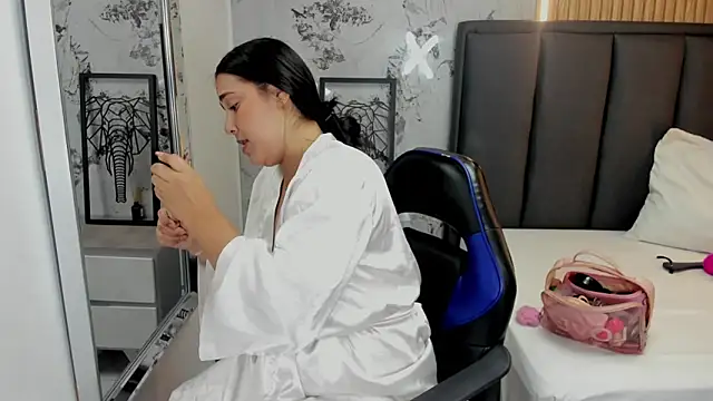 VIOLETTA ROSS1 online show from April 2026 07:42:02 PM