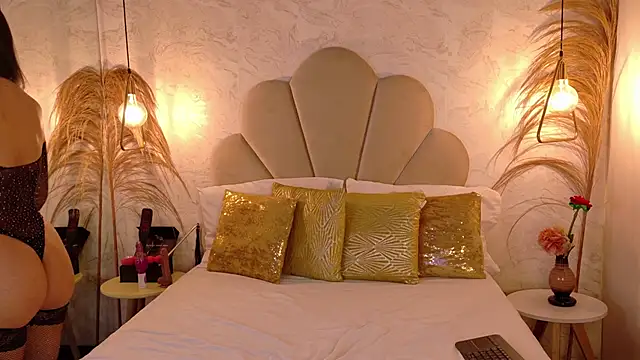 IvanaMoire  online show from February 2026 08:58:01 PM