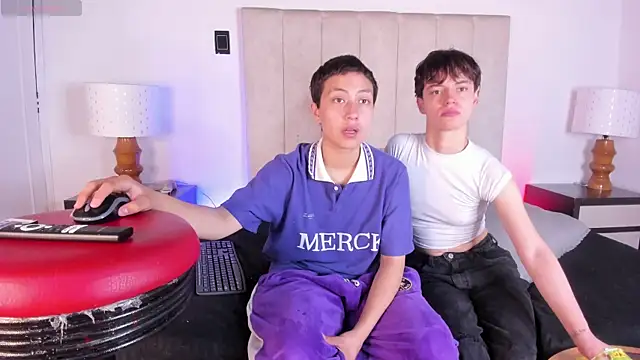 Brenda Tina online show from January 2026 03:43:02 AM