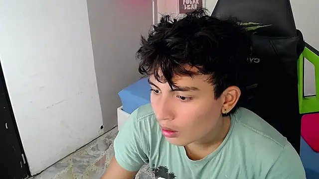 Green XoX online show from December 2025 08:43:02 PM