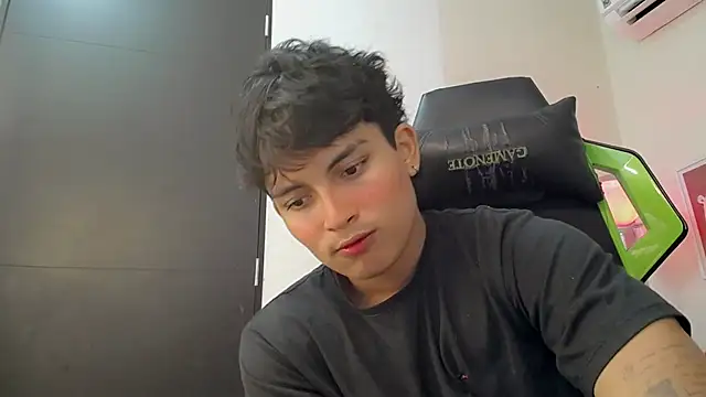 Green XoX online show from December 2025 09:04:02 PM