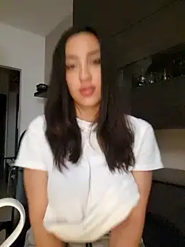 Ramonaline online show from May 2026 01:02:02 AM