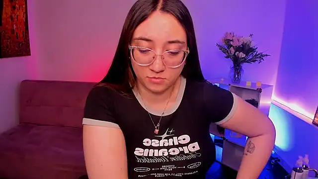 SwettieSammy online show from June 2026 12:44:02 PM