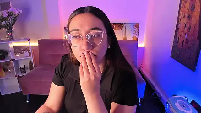 SwettieSammy online show from April 2026 12:23:01 PM