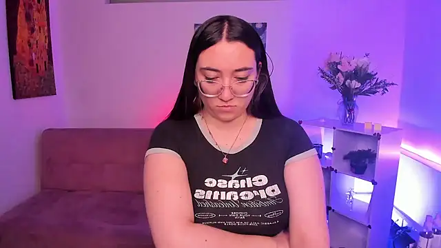 SwettieSammy online show from June 2026 12:10:02 PM