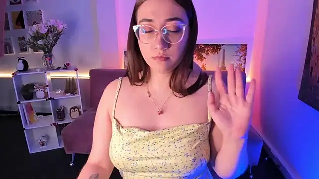 SwettieSammy online show from April 2026 12:06:02 PM