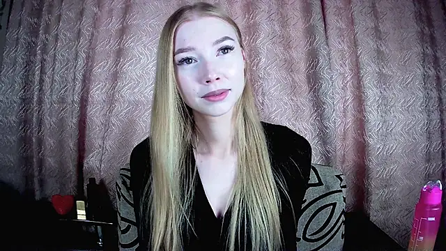 Snapshot of Rysella chatting on December 2025 10:10:02 AM Rysella online show from December 2025 10:10:02 AM