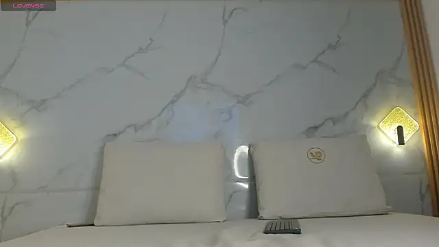 ayla velt online show from April 2026 07:41:02 PM