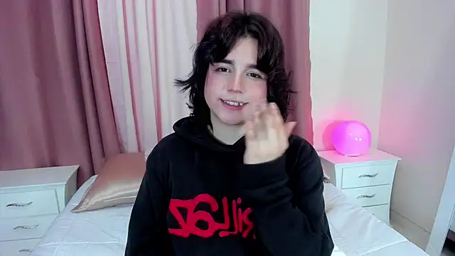 Snapshot of daniellesins2 chatting on December 2025 12:50:01 PM daniellesins2 online show from December 2025 12:50:01 PM