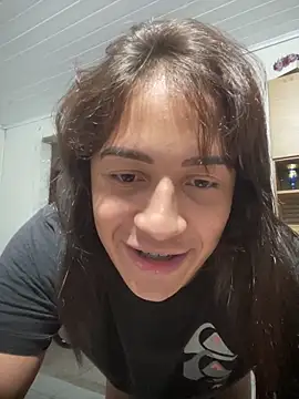 larysinha online show from April 2026 12:36:01 AM