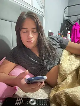 larysinha online show from May 2026 06:50:02 PM