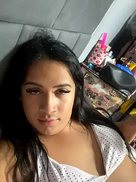 larysinha online show from December 2025 05:25:02 PM