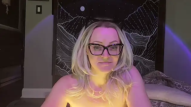 Snapshot of only_one_onyx chatting on November 2025 03:17:02 AM only one onyx online show from November 2025 03:17:02 AM