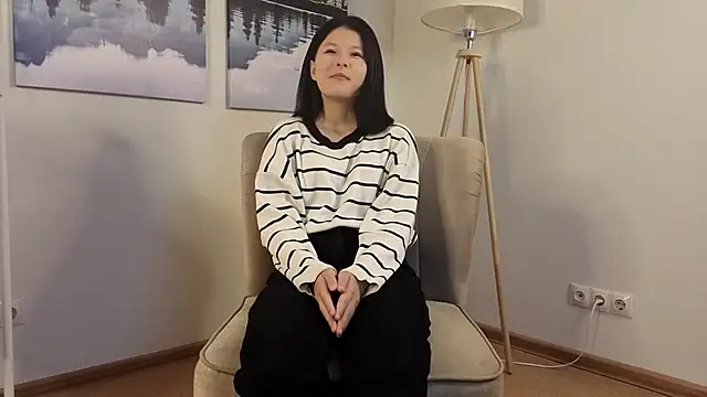 Snapshot of JudeSteuart chatting on November 2025 05:52:01 AM JudeSteuart online show from November 2025 05:52:01 AM