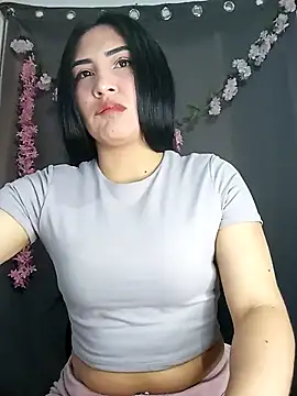 Emy cutee online show from December 2025 01:14:02 PM