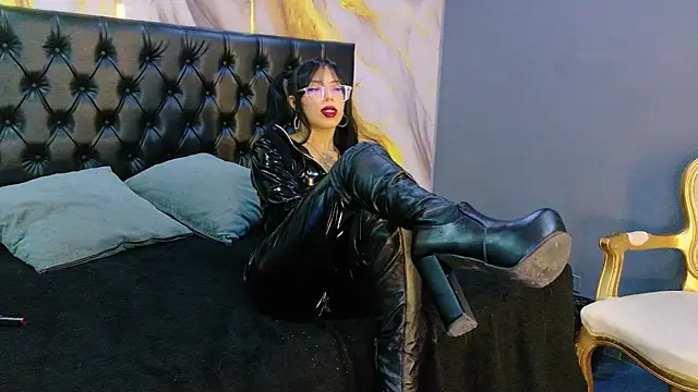 MilaDeRoux online show from April 2026 02:46:01 AM