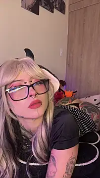 AryRousse online show from December 2025 02:16:02 AM