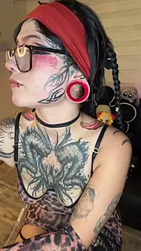 Snapshot of AryRousse chatting on December 2025 11:06:02 PM AryRousse online show from December 2025 11:06:02 PM