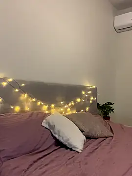 s4rah online show from December 2025 10:23:02 PM