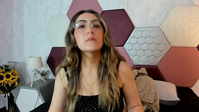 AriaRous online show from February 2026 07:14:02 PM