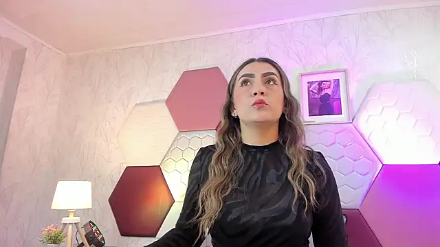 AriaRous online show from March 2026 03:18:01 PM