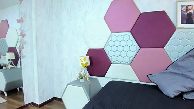 AriaRous online show from March 2026 03:24:01 PM