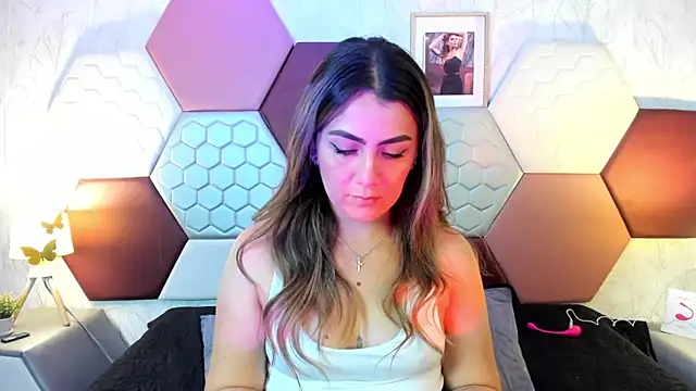 AriaRous online show from April 2026 03:50:02 PM