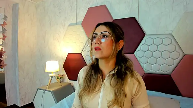 AriaRous online show from February 2026 04:07:01 PM