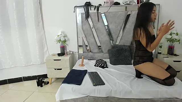 ZoeJhonsom online show from February 2026 01:35:02 PM