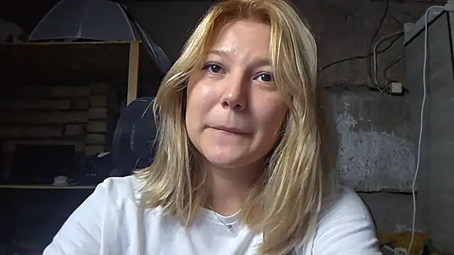 ShinyJules online show from August 2026 08:43:01 AM