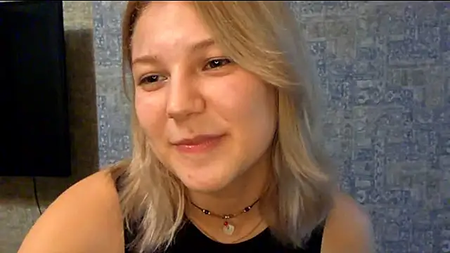 ShinyJules online show from November 2025 02:39:01 PM
