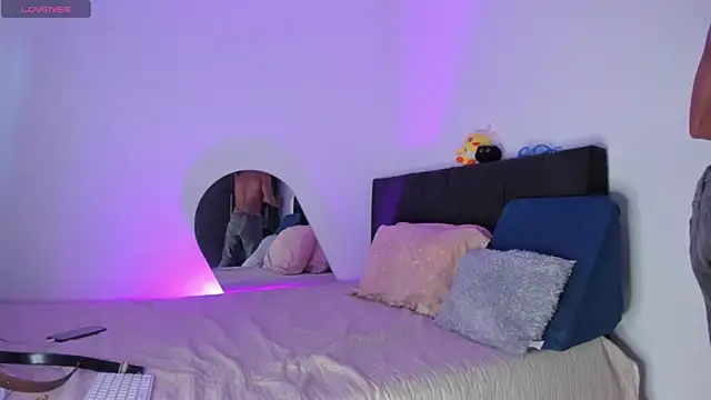 santinaughty online show from March 2026 09:16:01 PM