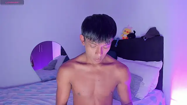 santinaughty online show from April 2026 03:02:01 AM