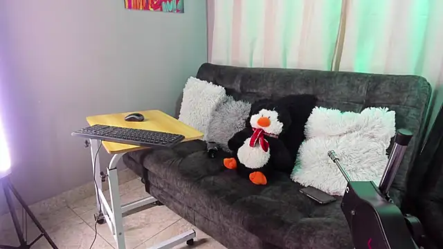 BonnieRitz online show from December 2025 12:18:02 PM