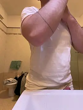 Ricz02 online show from May 2026 06:49:02 PM