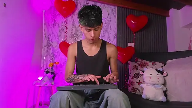 Jake beach  online show from February 2026 02:00:01 AM