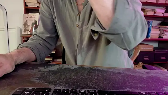 Snapshot of diogene11 chatting on November 2025 08:47:01 AM diogene11 online show from November 2025 08:47:01 AM