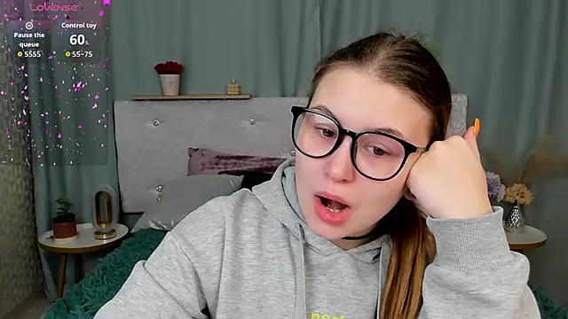 MilanaXHoney online show from February 2026 01:02:02 AM