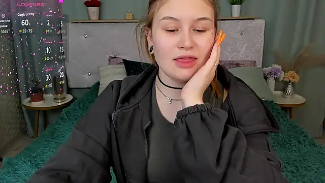 MilanaXHoney online show from February 2026 01:07:01 AM