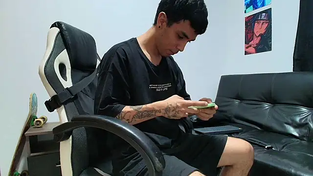 Snapshot of liorvante chatting on March 2026 01:02:01 AM liorvante online show from March 2026 01:02:01 AM